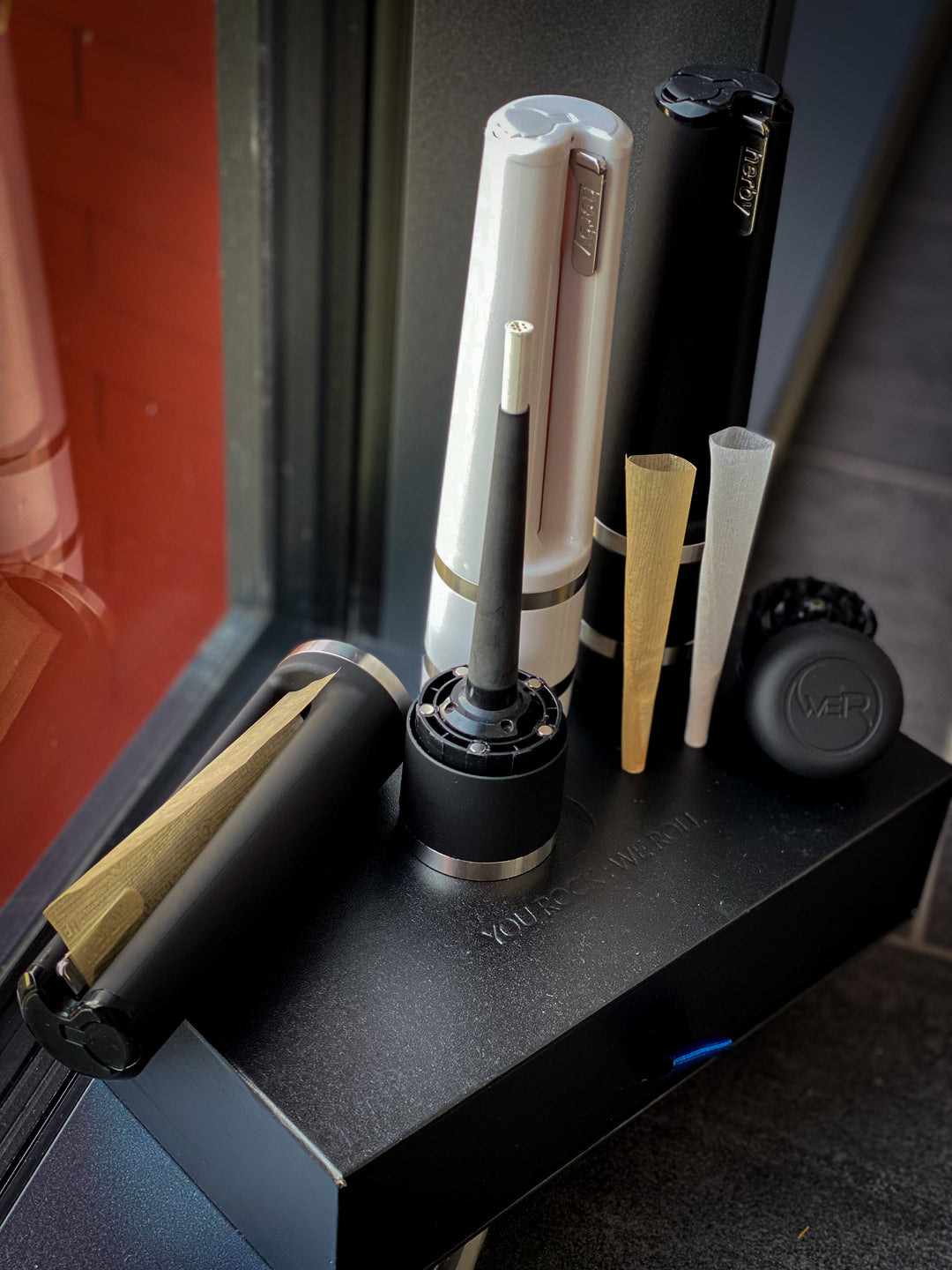 weR Herby ALL-IN-ONE Roller – Grinder, Stash & Cone Drehmaschine